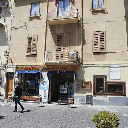 Garibaldi 4*