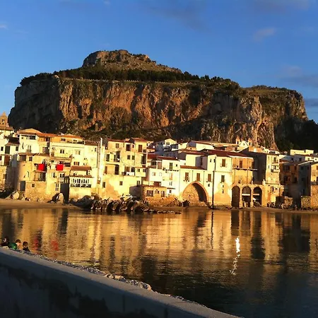 Konukevi Garibaldi Cefalù